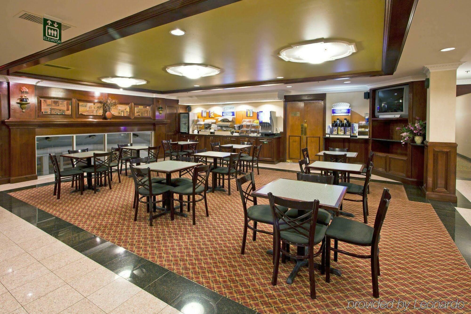Holiday Inn Express Hotel & Suites Waterford By Ihg Exterior foto
